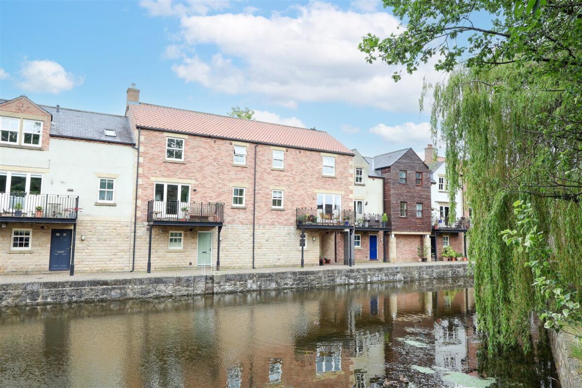 Canal Wharf, Bondgate Green, Ripon