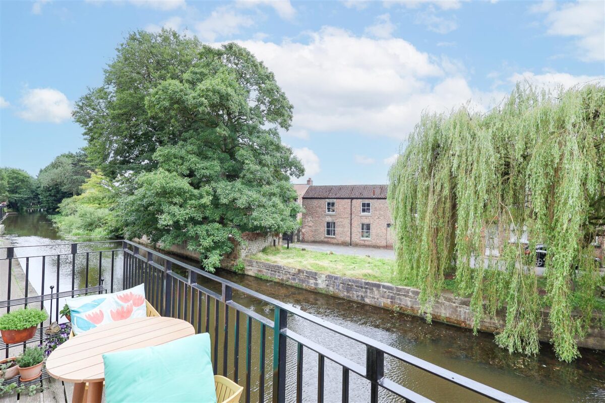 Canal Wharf, Bondgate Green, Ripon