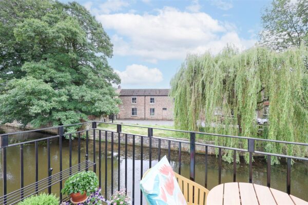 Canal Wharf, Bondgate Green, Ripon