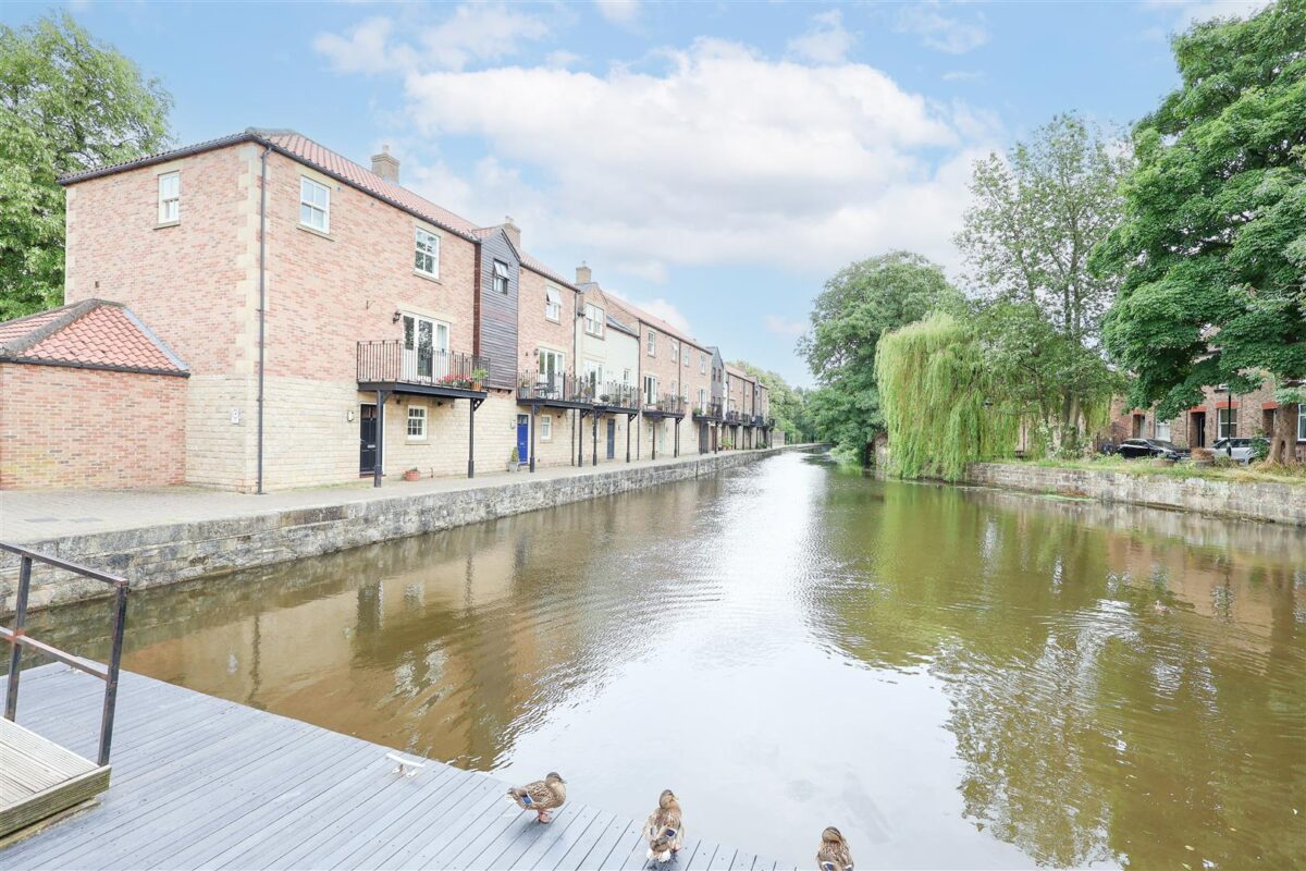 Canal Wharf, Bondgate Green, Ripon