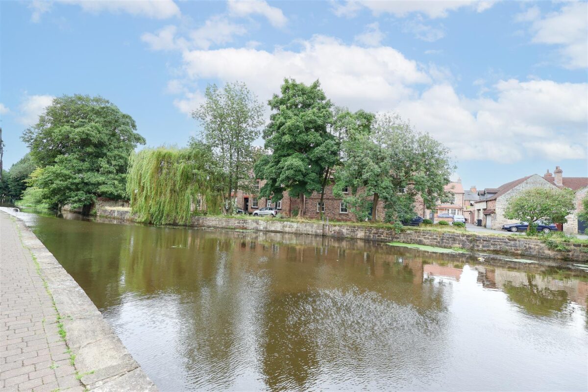 Canal Wharf, Bondgate Green, Ripon