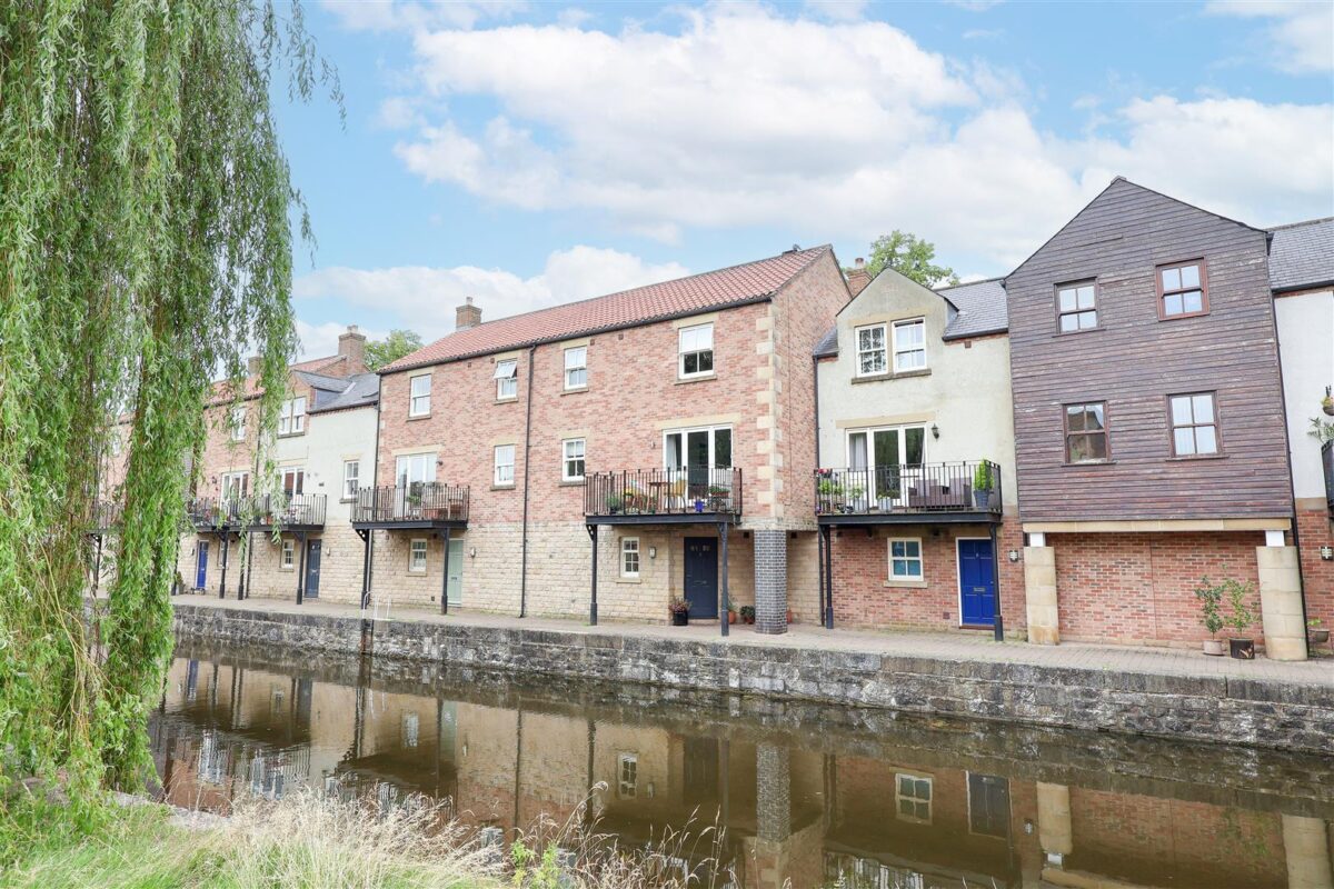 Canal Wharf, Bondgate Green, Ripon