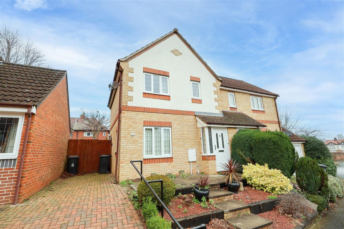 Aismunderby Close, Ripon